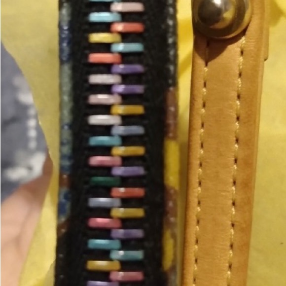 EUC: Vintage Rainbow Bumblebee Dooney & Bourke Rare coin bag Wristlet - Picture 5 of 11